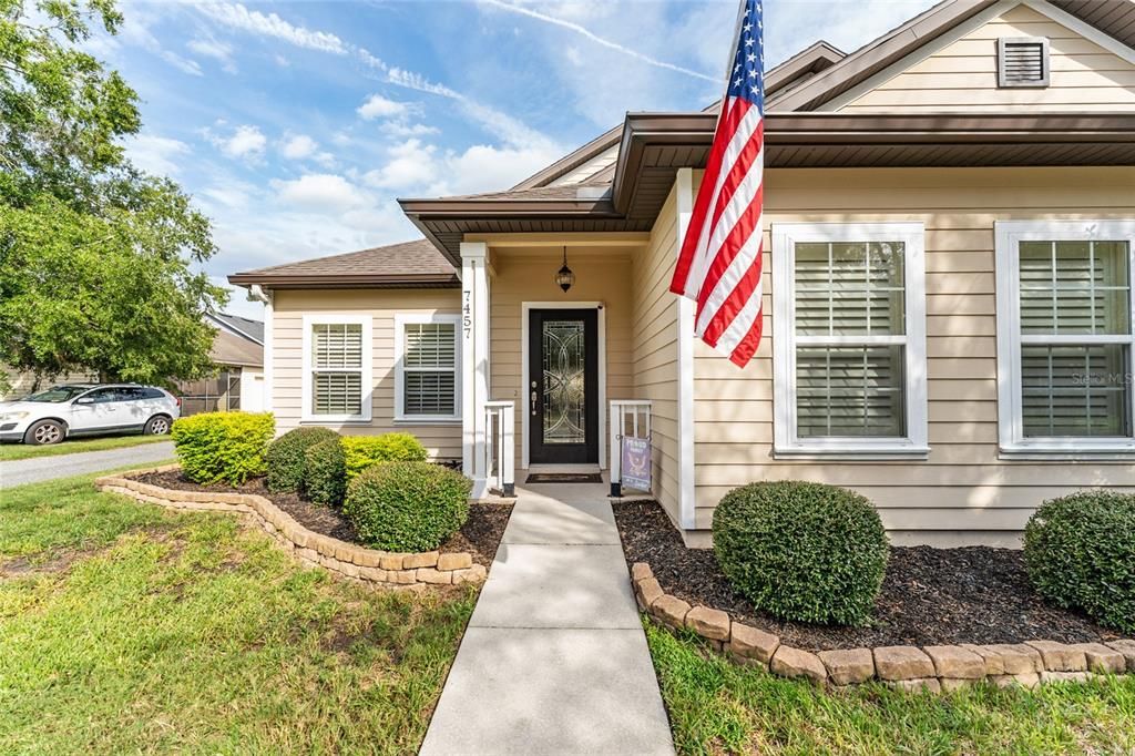 For Sale: $384,600 (3 beds, 2 baths, 1596 Square Feet)