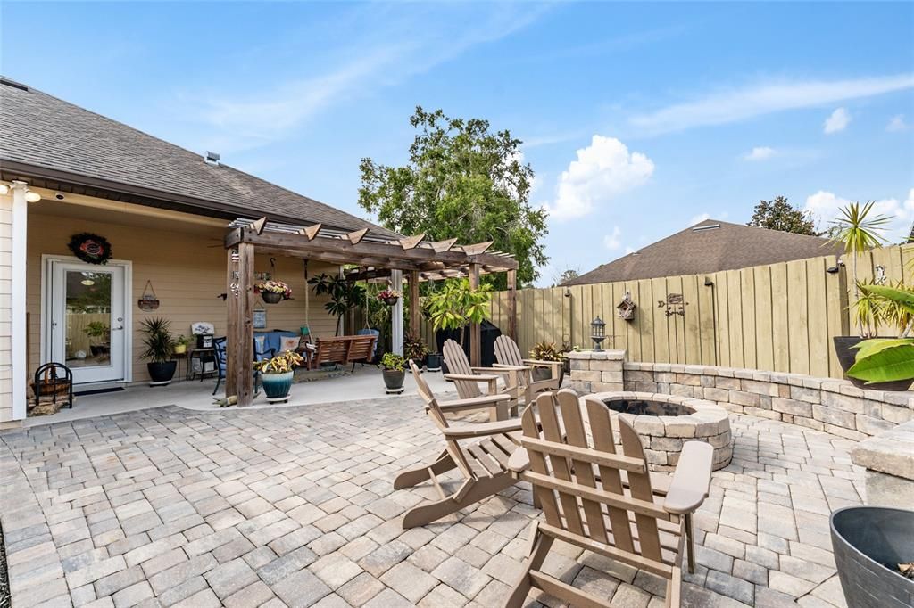 For Sale: $384,600 (3 beds, 2 baths, 1596 Square Feet)