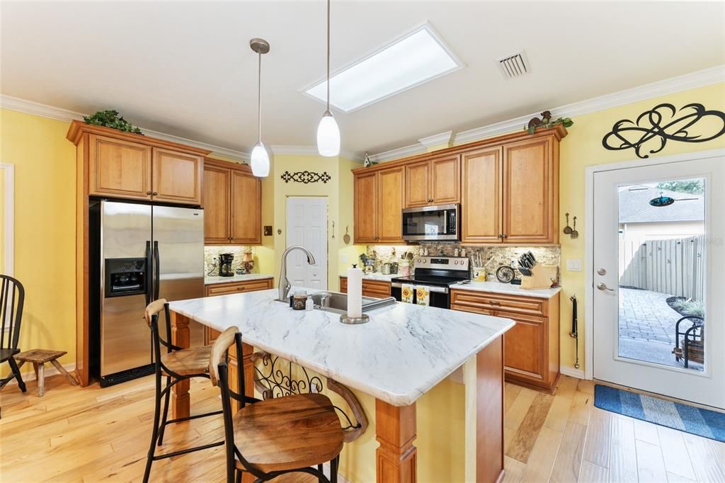 For Sale: $384,600 (3 beds, 2 baths, 1596 Square Feet)