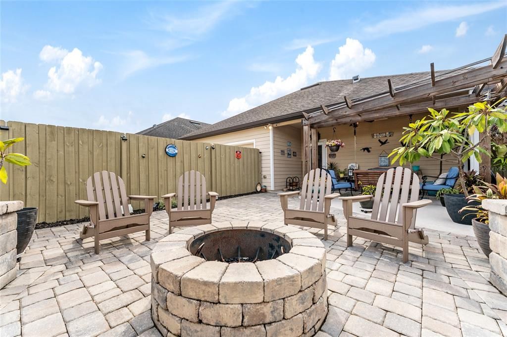 For Sale: $384,600 (3 beds, 2 baths, 1596 Square Feet)