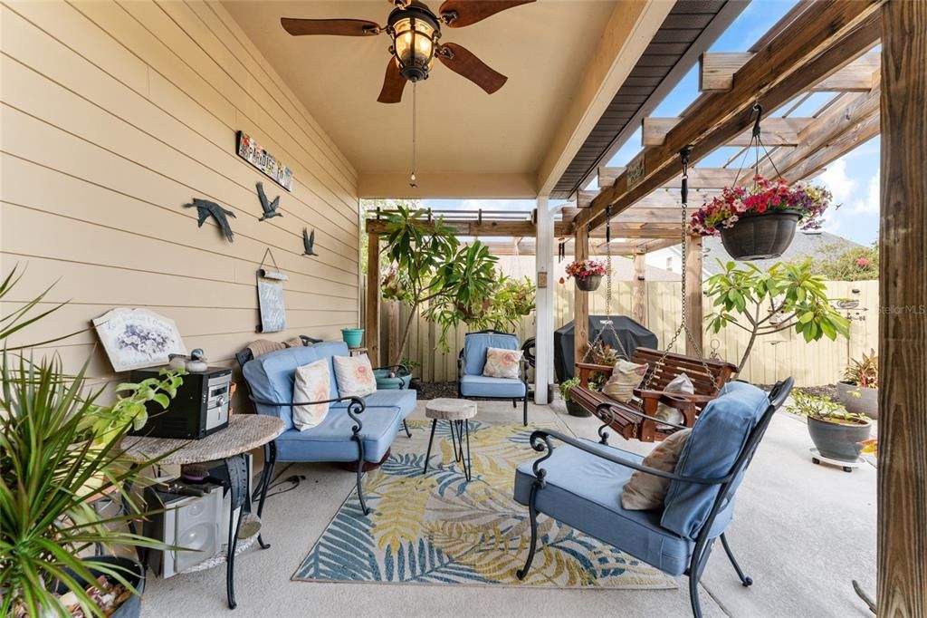 For Sale: $384,600 (3 beds, 2 baths, 1596 Square Feet)