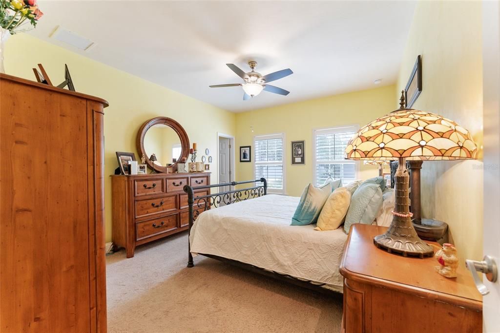 For Sale: $384,600 (3 beds, 2 baths, 1596 Square Feet)