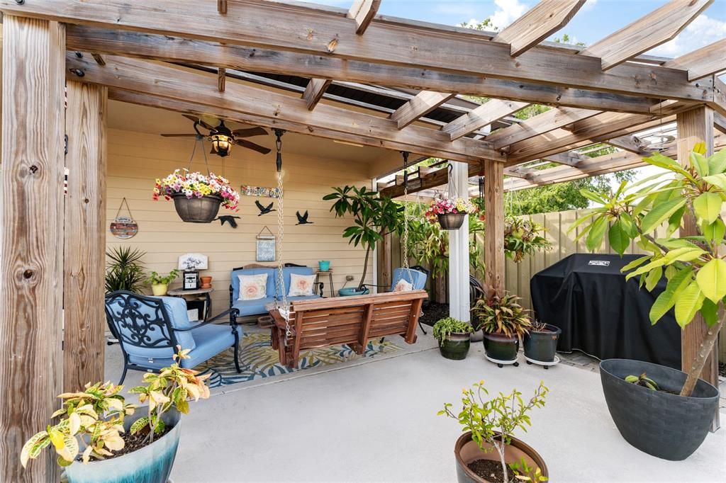 For Sale: $384,600 (3 beds, 2 baths, 1596 Square Feet)