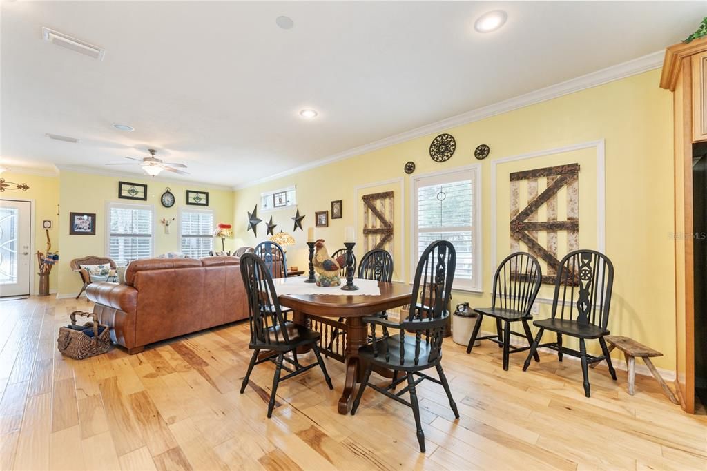 For Sale: $384,600 (3 beds, 2 baths, 1596 Square Feet)