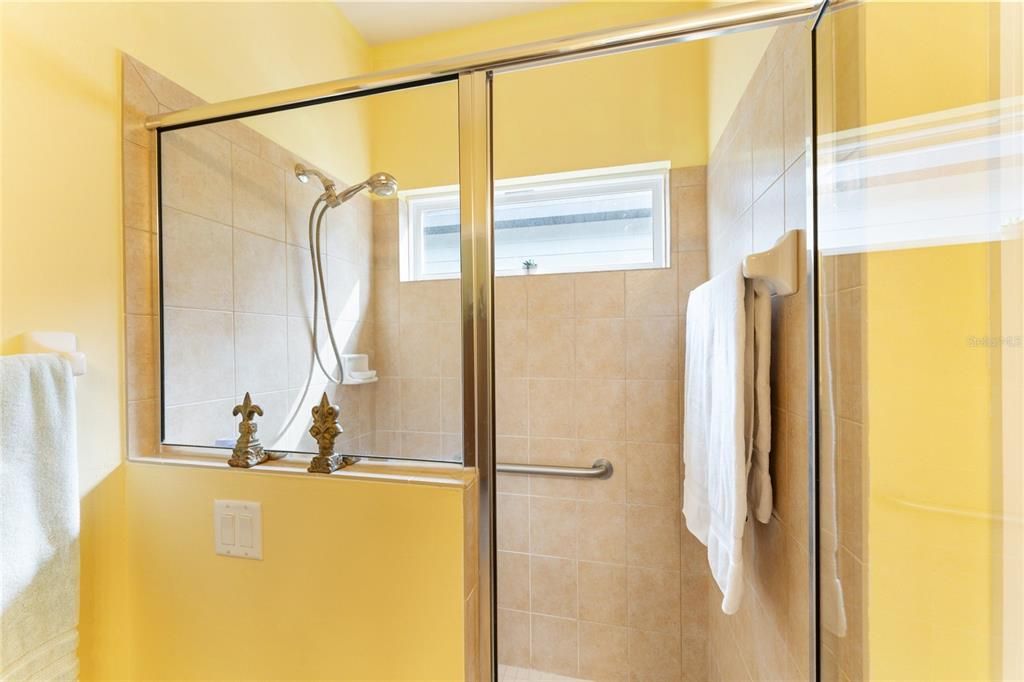 For Sale: $384,600 (3 beds, 2 baths, 1596 Square Feet)