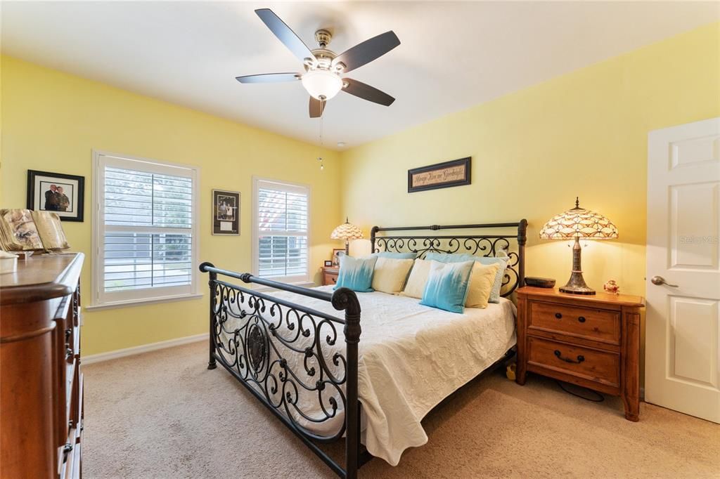 For Sale: $384,600 (3 beds, 2 baths, 1596 Square Feet)