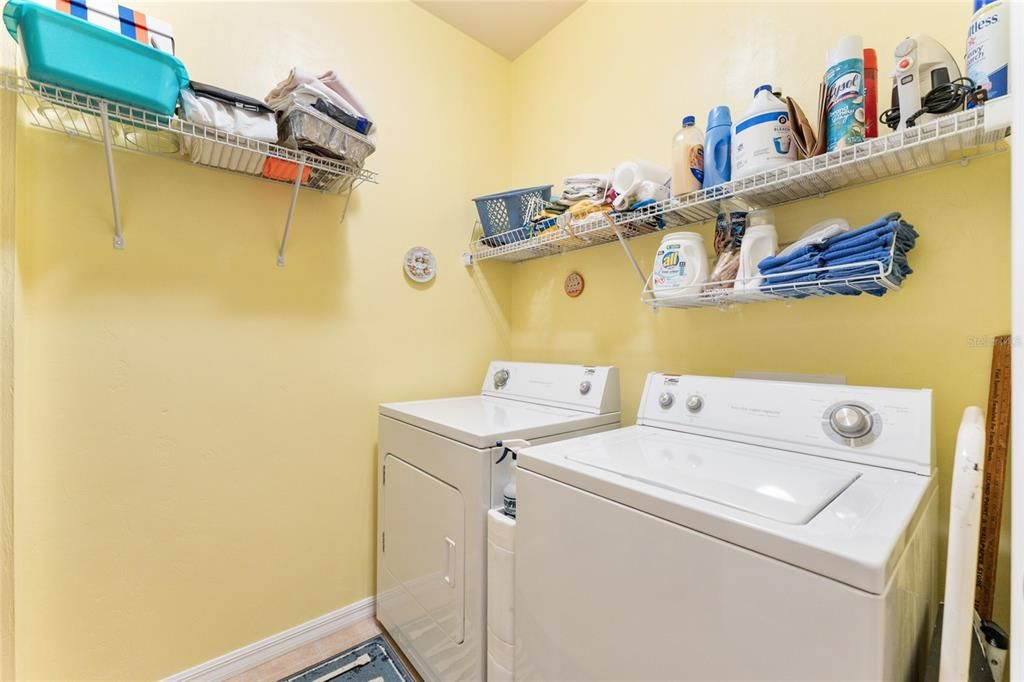 For Sale: $384,600 (3 beds, 2 baths, 1596 Square Feet)