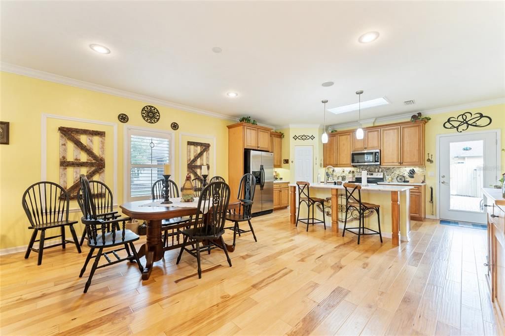 For Sale: $384,600 (3 beds, 2 baths, 1596 Square Feet)