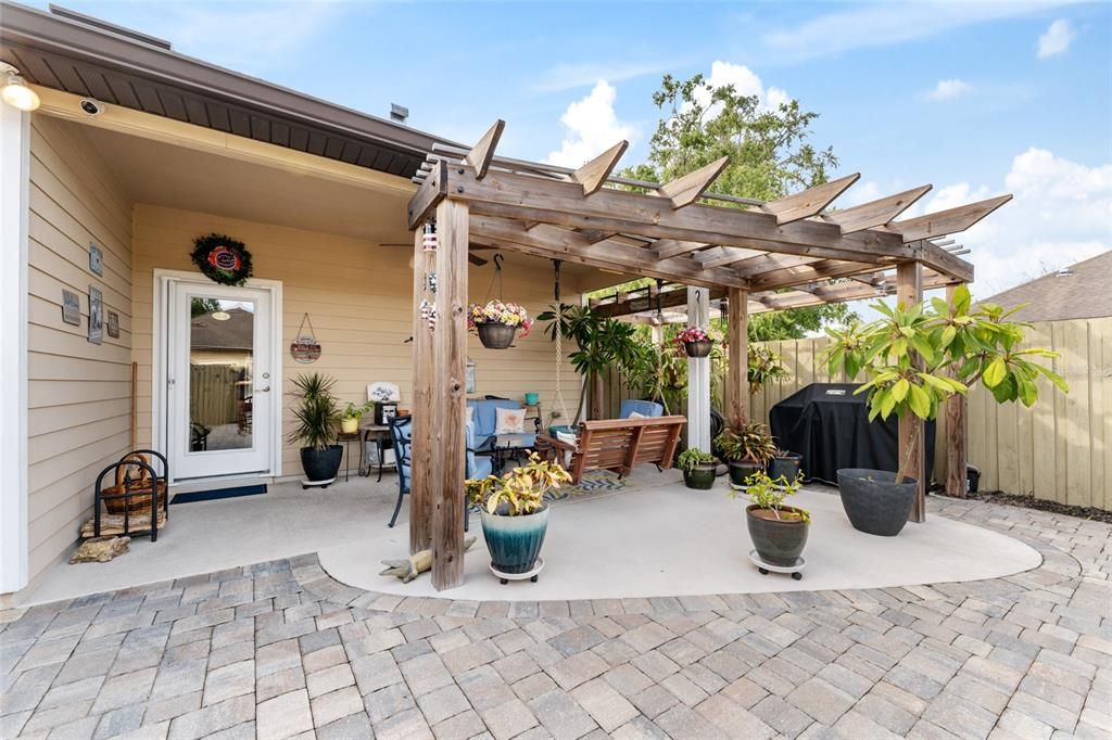 For Sale: $384,600 (3 beds, 2 baths, 1596 Square Feet)