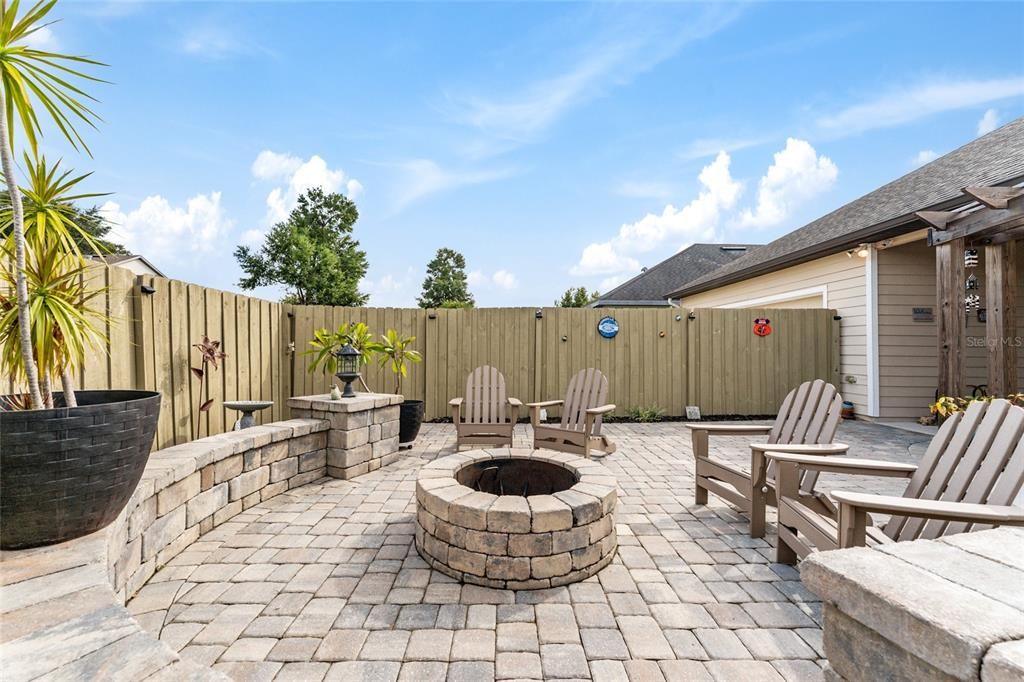 For Sale: $384,600 (3 beds, 2 baths, 1596 Square Feet)