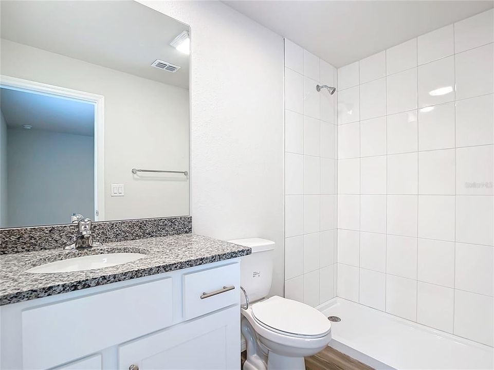 Activo con contrato: $452,400 (4 camas, 0 baños, 2086 Pies cuadrados)