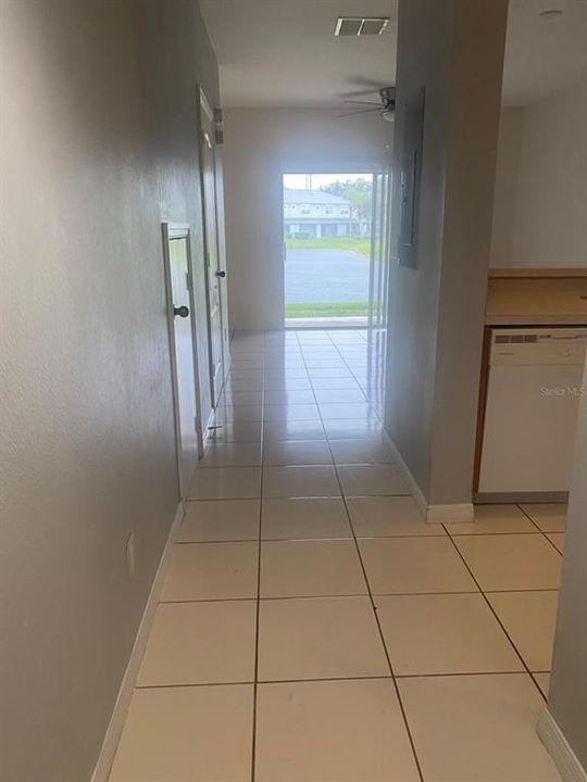 待售: $259,900 (2 贝兹, 2 浴室, 987 平方英尺)