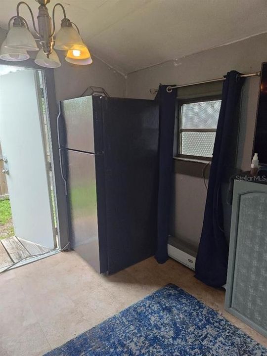 For Sale: $88,000 (2 beds, 1 baths, 564 Square Feet)