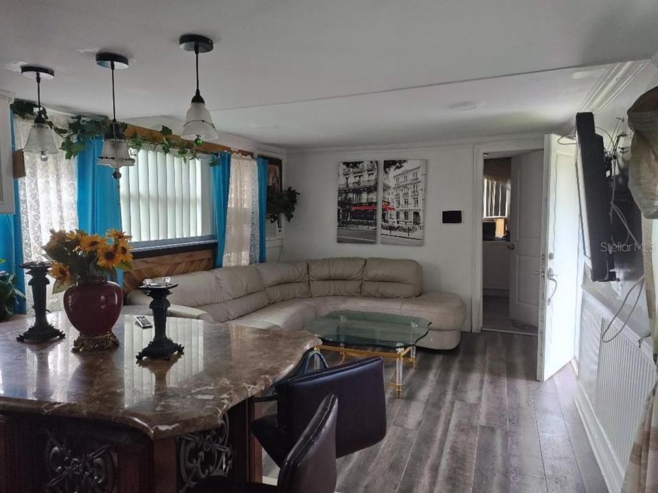 For Sale: $88,000 (2 beds, 1 baths, 564 Square Feet)