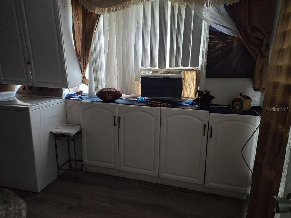 For Sale: $88,000 (2 beds, 1 baths, 564 Square Feet)