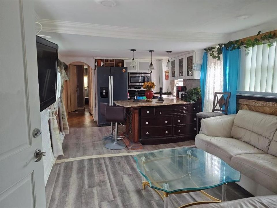 For Sale: $88,000 (2 beds, 1 baths, 564 Square Feet)