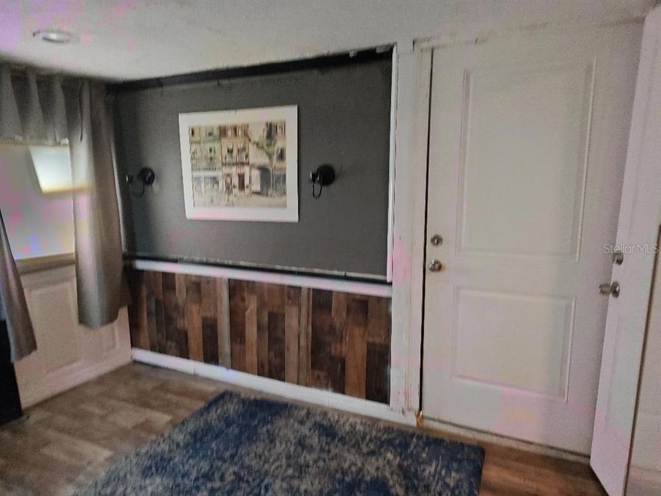 For Sale: $88,000 (2 beds, 1 baths, 564 Square Feet)