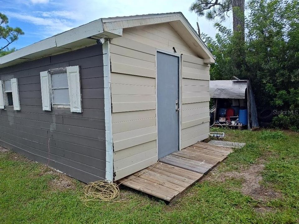 For Sale: $88,000 (2 beds, 1 baths, 564 Square Feet)