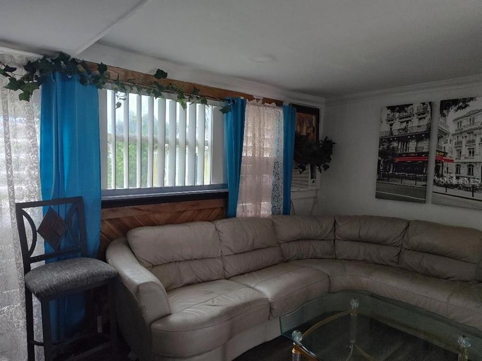 For Sale: $88,000 (2 beds, 1 baths, 564 Square Feet)