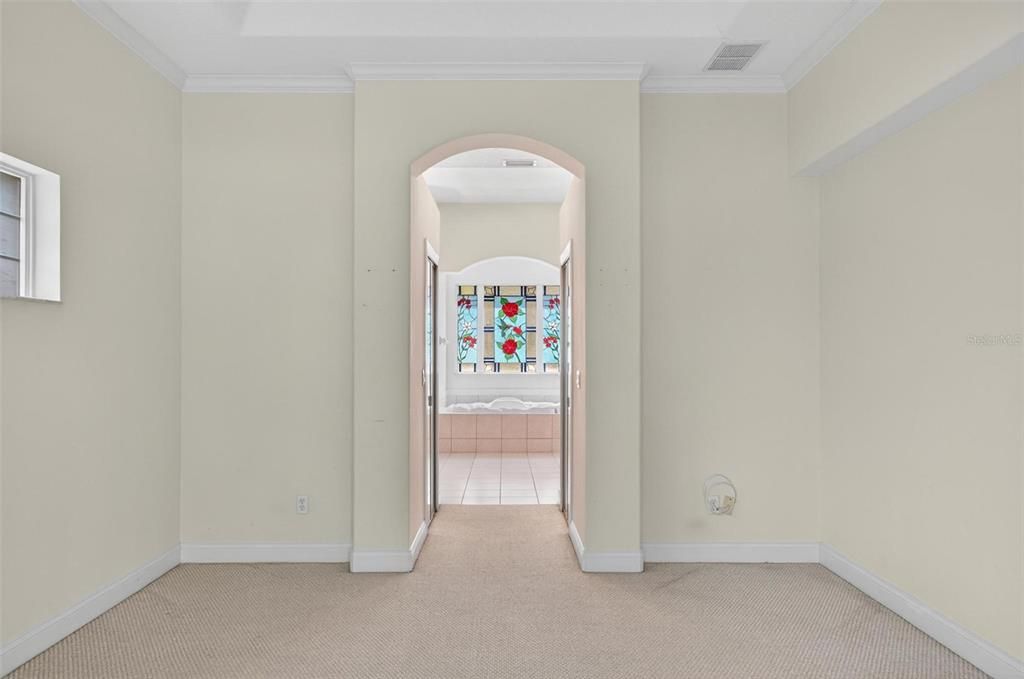 Activo con contrato: $549,900 (4 camas, 2 baños, 3395 Pies cuadrados)