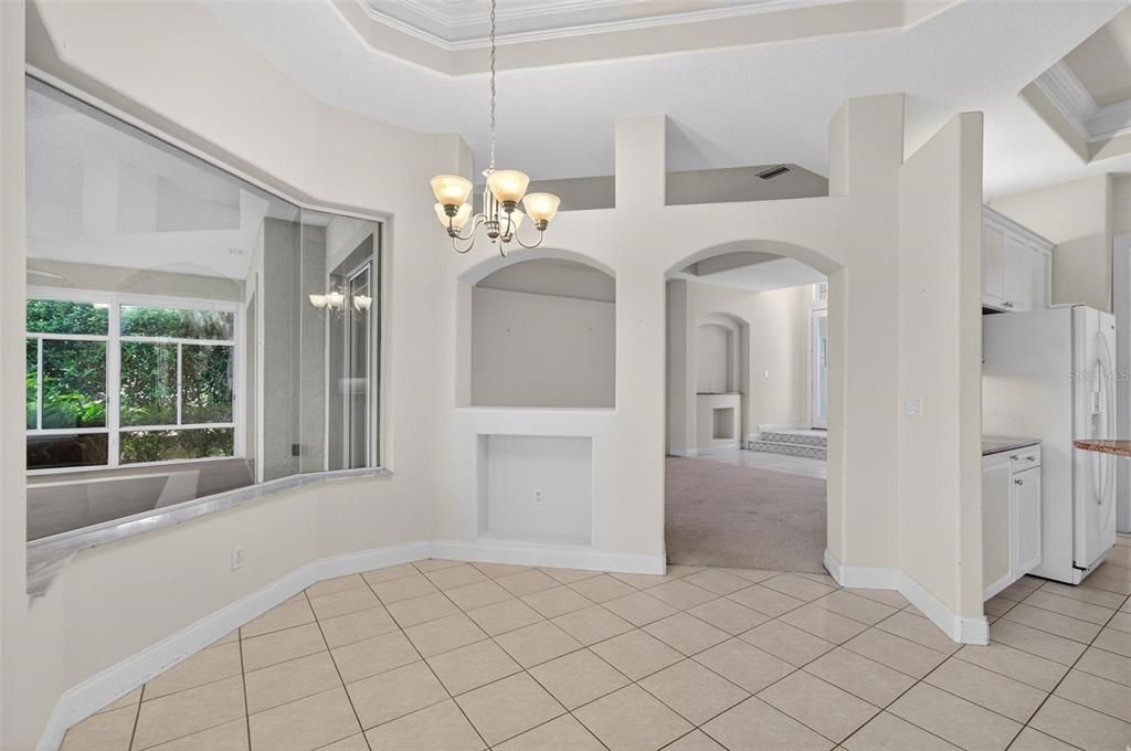 Activo con contrato: $549,900 (4 camas, 2 baños, 3395 Pies cuadrados)