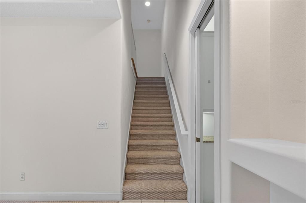 Activo con contrato: $549,900 (4 camas, 2 baños, 3395 Pies cuadrados)