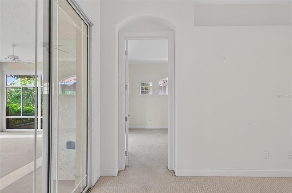 Activo con contrato: $549,900 (4 camas, 2 baños, 3395 Pies cuadrados)