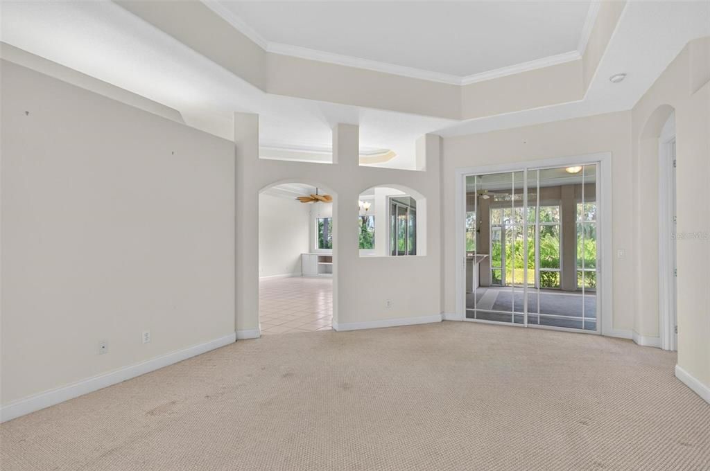 Activo con contrato: $549,900 (4 camas, 2 baños, 3395 Pies cuadrados)