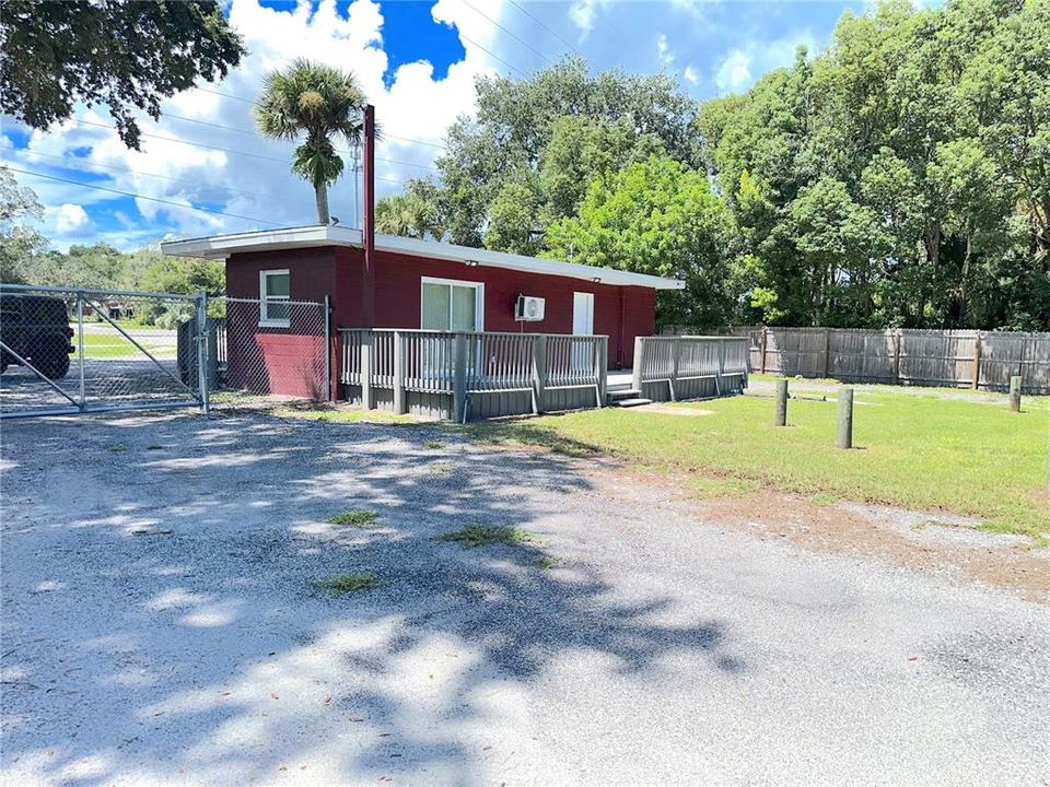 En Venta: $589,000 (3.69 acres)