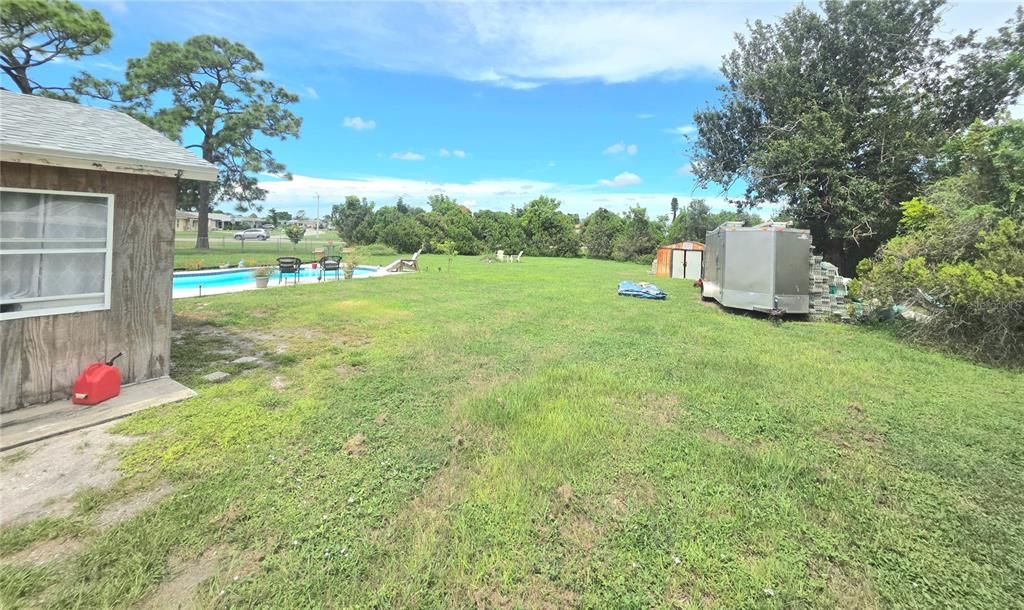 合同活跃: $204,999 (3 贝兹, 2 浴室, 1229 平方英尺)