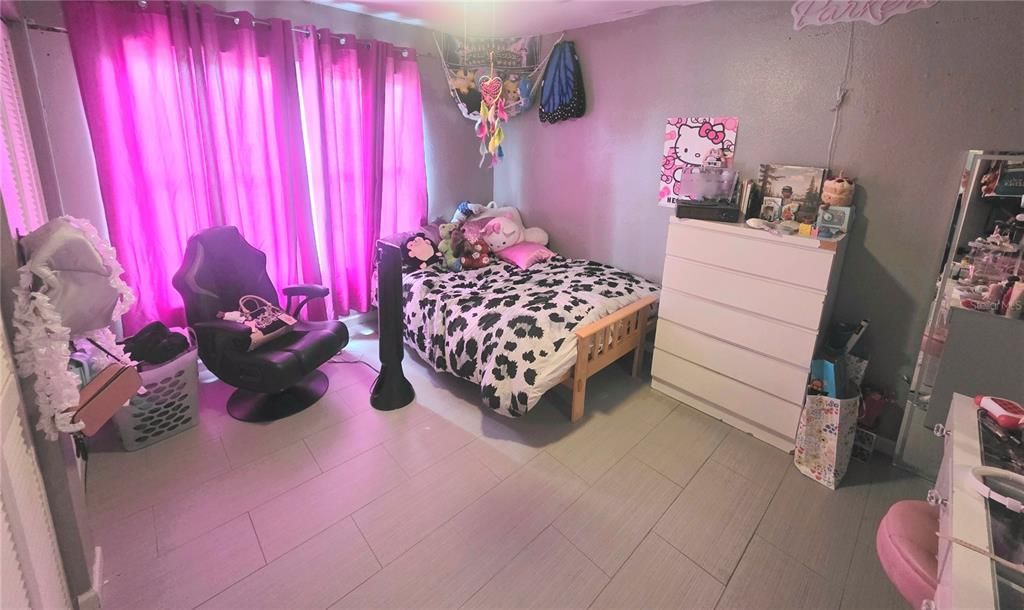 合同活跃: $204,999 (3 贝兹, 2 浴室, 1229 平方英尺)