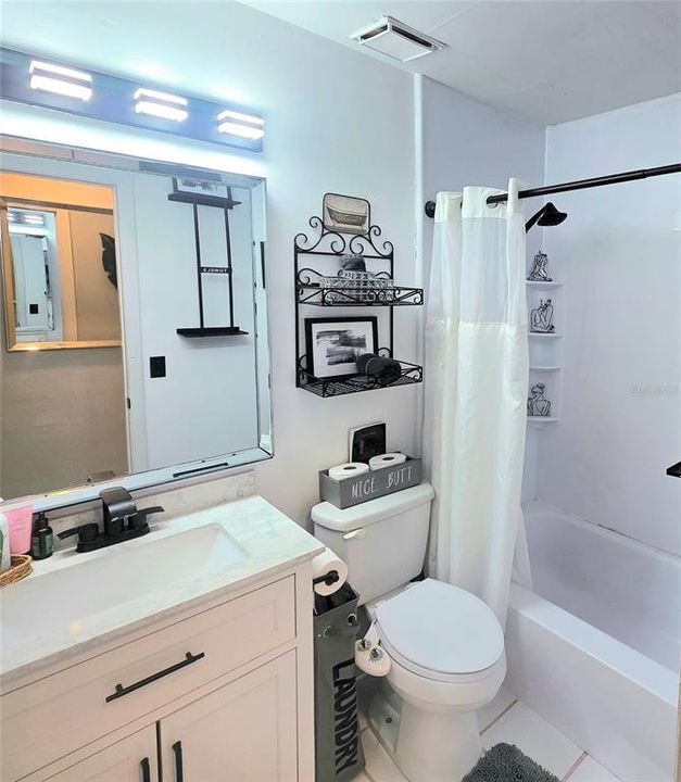 合同活跃: $204,999 (3 贝兹, 2 浴室, 1229 平方英尺)