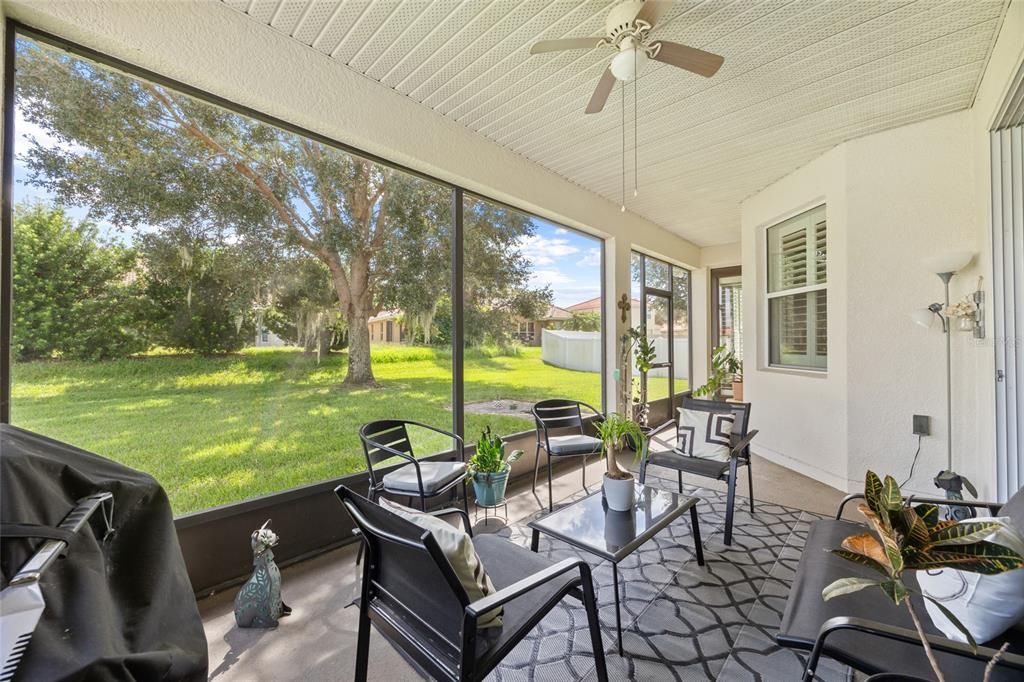 合同活跃: $425,000 (4 贝兹, 3 浴室, 2413 平方英尺)