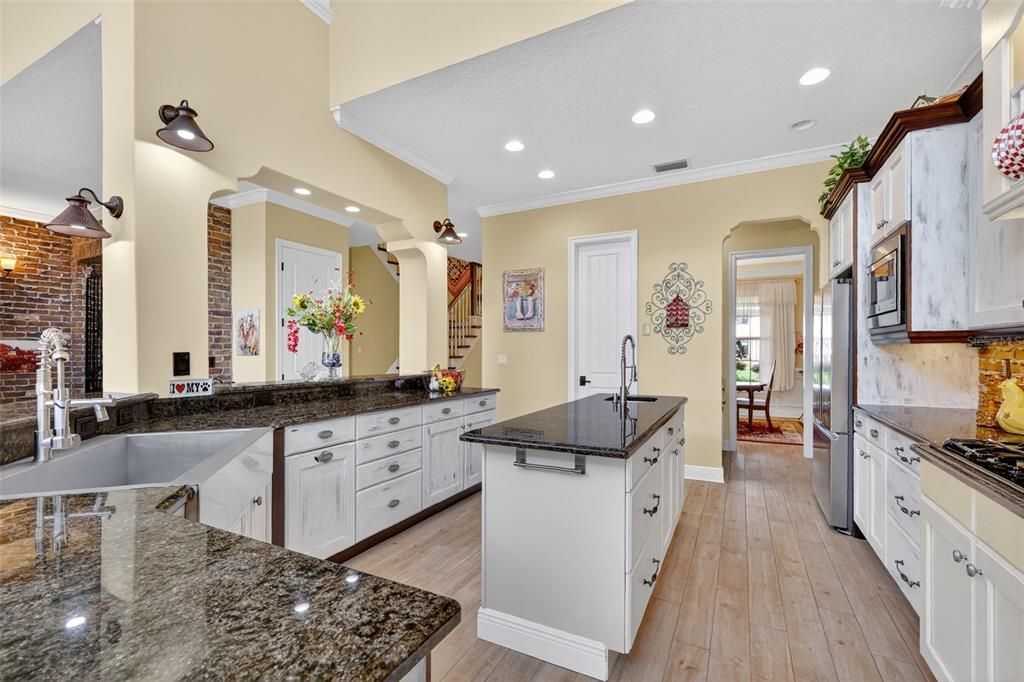 待售: $1,300,000 (5 贝兹, 3 浴室, 4966 平方英尺)