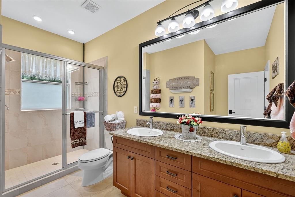 待售: $1,300,000 (5 贝兹, 3 浴室, 4966 平方英尺)