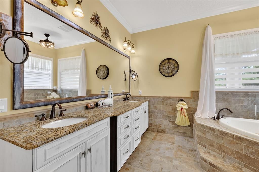 待售: $1,300,000 (5 贝兹, 3 浴室, 4966 平方英尺)