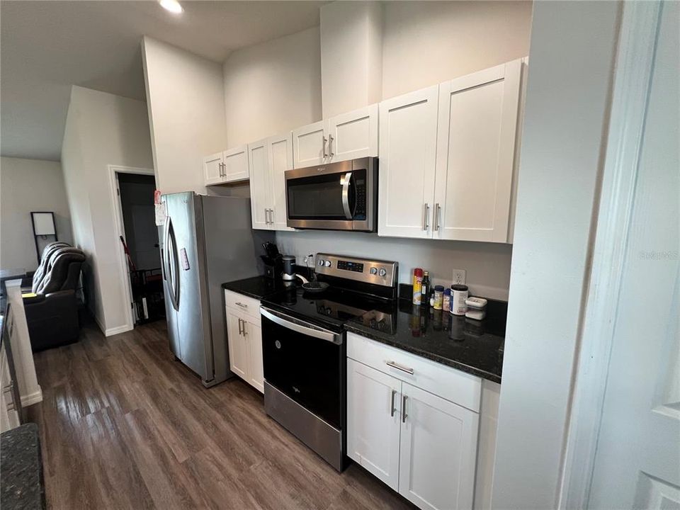 На продажу: $245,000 (3 спален, 2 ванн, 1335 Квадратных фут)