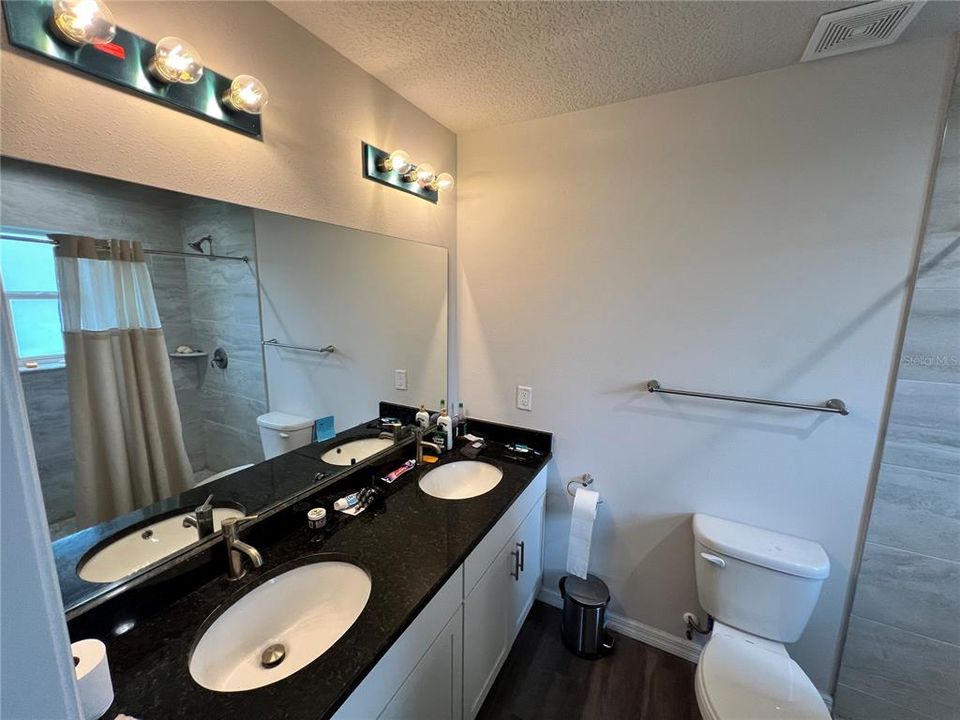 На продажу: $245,000 (3 спален, 2 ванн, 1335 Квадратных фут)