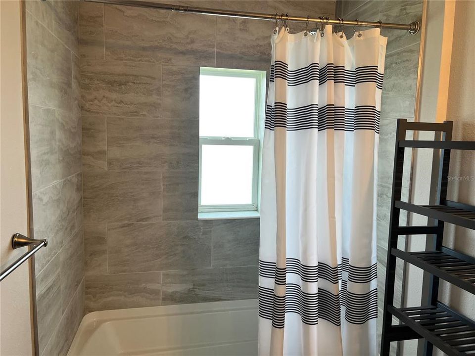 На продажу: $245,000 (3 спален, 2 ванн, 1335 Квадратных фут)