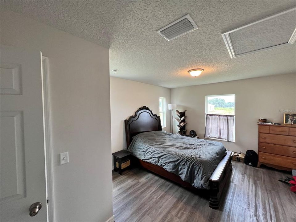 На продажу: $245,000 (3 спален, 2 ванн, 1335 Квадратных фут)