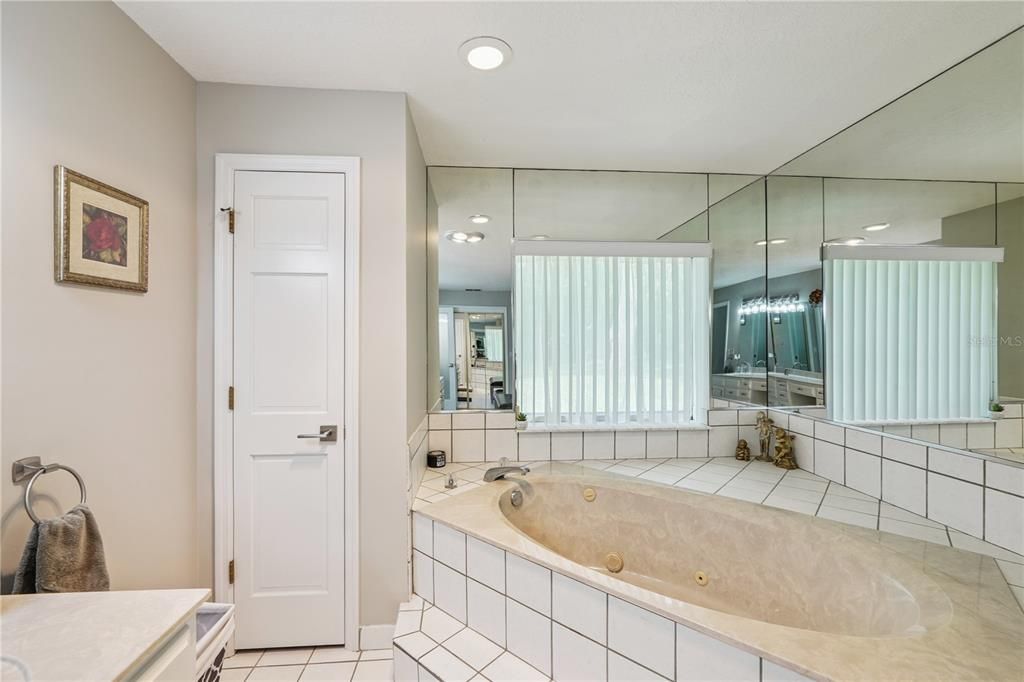 En Venta: $650,000 (5 camas, 4 baños, 3610 Pies cuadrados)