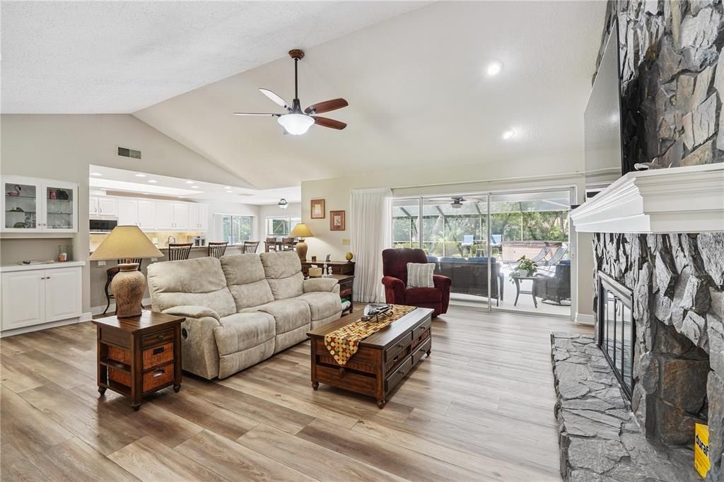 En Venta: $650,000 (5 camas, 4 baños, 3610 Pies cuadrados)