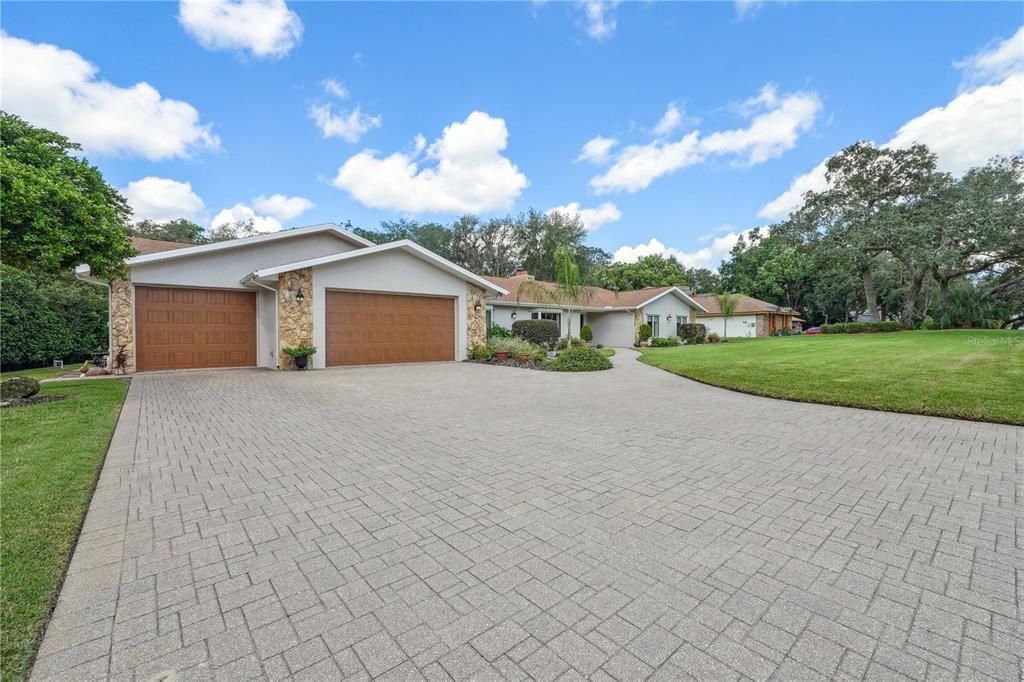 En Venta: $650,000 (5 camas, 4 baños, 3610 Pies cuadrados)