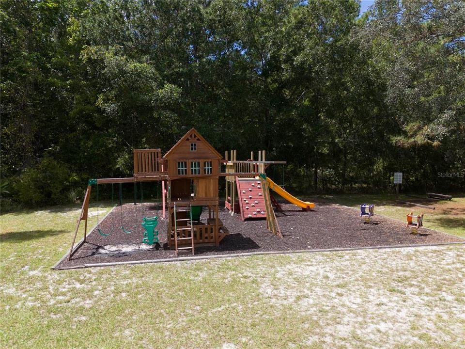 En Venta: $650,000 (5 camas, 4 baños, 3610 Pies cuadrados)