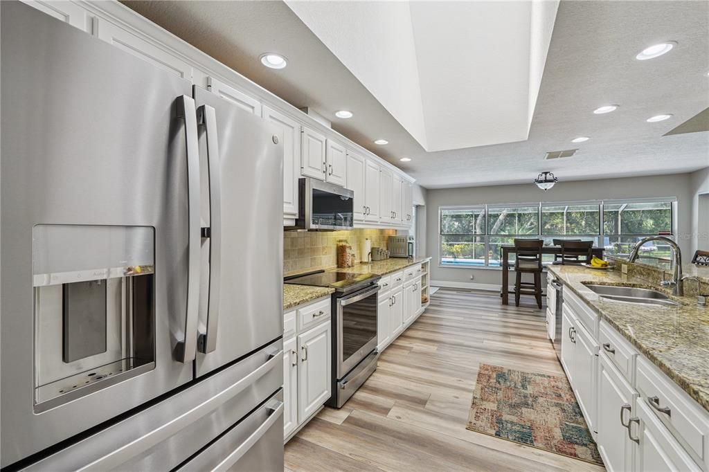 En Venta: $650,000 (5 camas, 4 baños, 3610 Pies cuadrados)