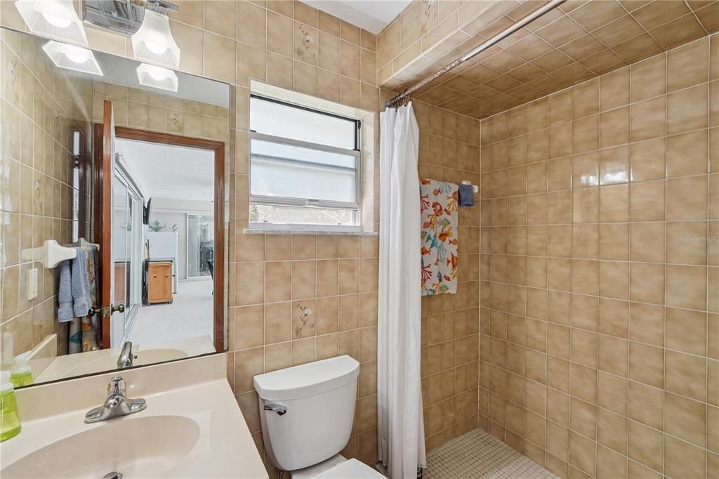 En Venta: $650,000 (5 camas, 4 baños, 3610 Pies cuadrados)