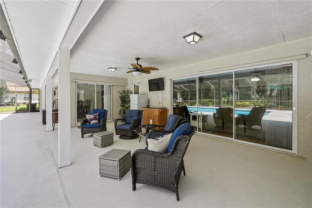 En Venta: $650,000 (5 camas, 4 baños, 3610 Pies cuadrados)