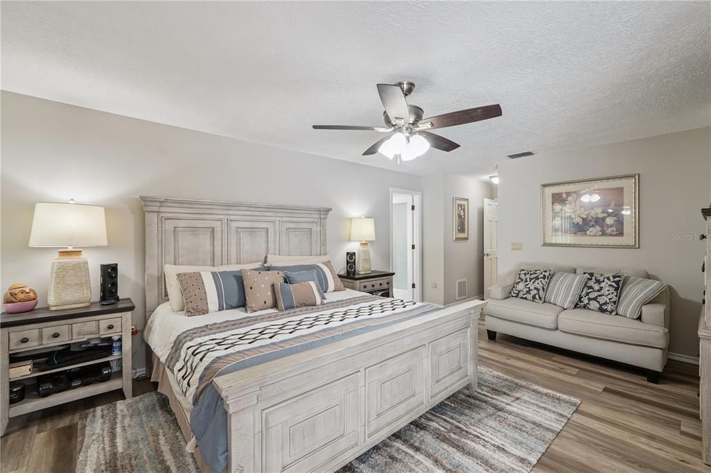 En Venta: $650,000 (5 camas, 4 baños, 3610 Pies cuadrados)