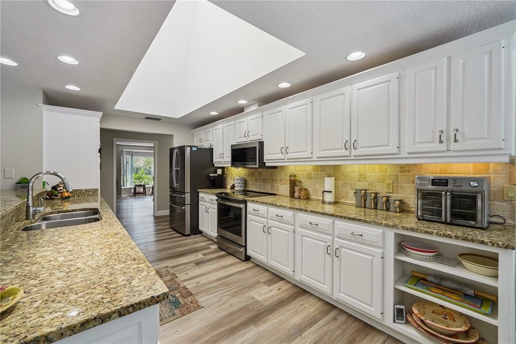 En Venta: $650,000 (5 camas, 4 baños, 3610 Pies cuadrados)