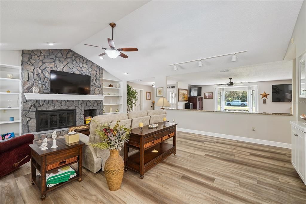 En Venta: $650,000 (5 camas, 4 baños, 3610 Pies cuadrados)